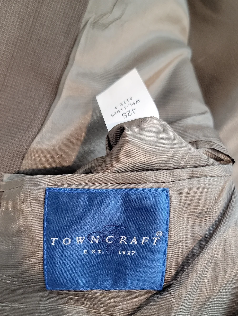 Towncraft  Men's Suit Blazer & Trousers - Light Brown Size 42S  32